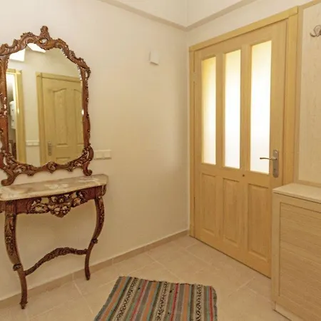 Paradise Town Alison