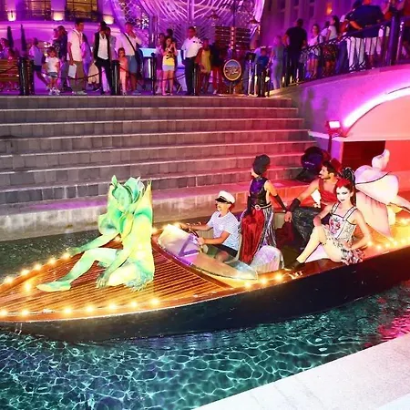 Paradise Town Alison *