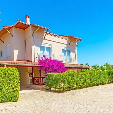 Paradise Town Alison 빌라 베렉