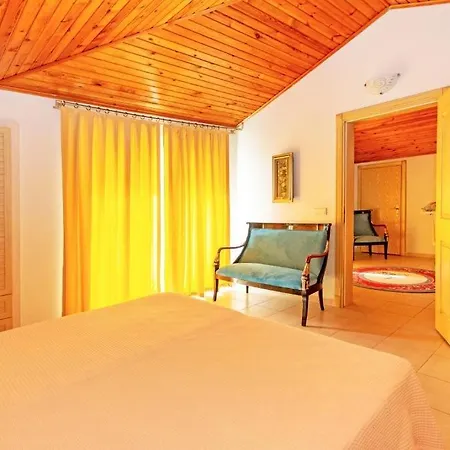 Paradise Town Alison Villa *