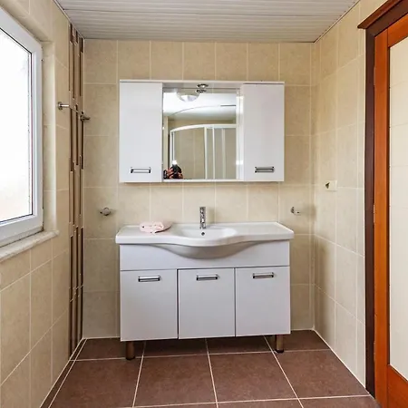 Paradise Town Alison 빌라 베렉