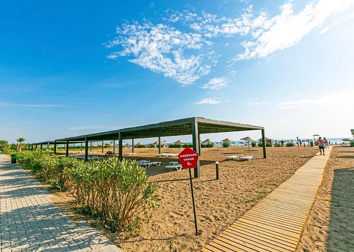 Paradise Town Alison Вилла