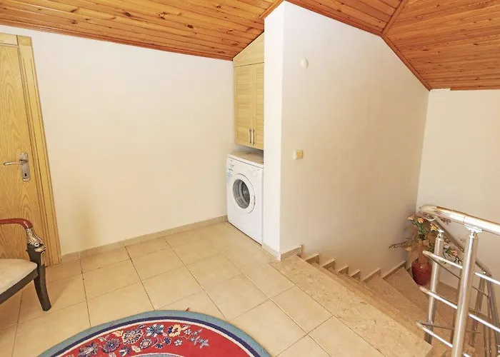 Paradise Town Alison Белек