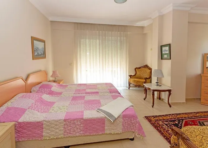 Paradise Town Alison Белек