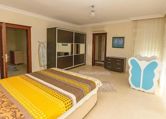 Paradise Town Alison Вилла