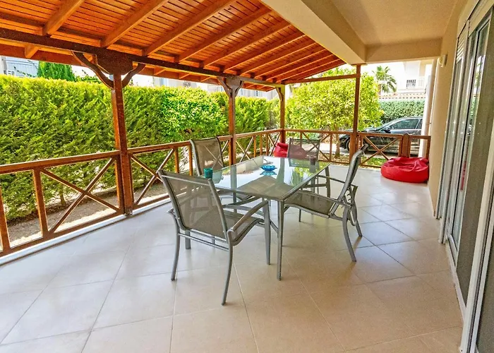 Paradise Town Alison Вилла